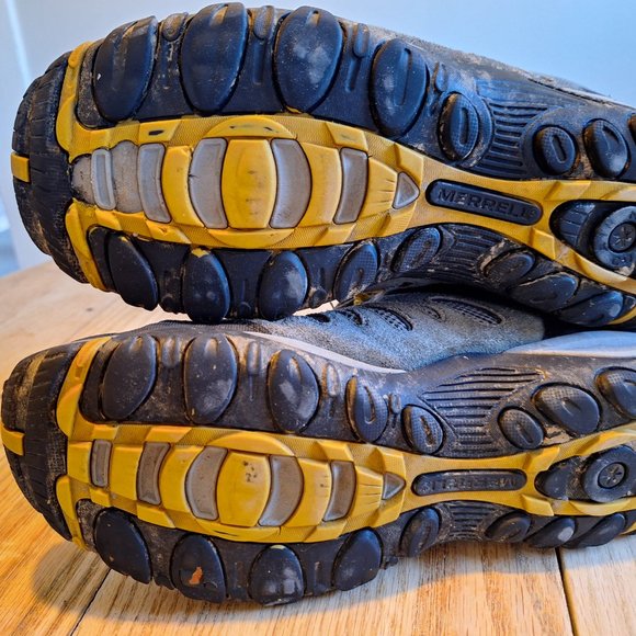 Merrell Men’s Onvoyer Mid Waterproof Hiking Boots - Picture 4 of 7